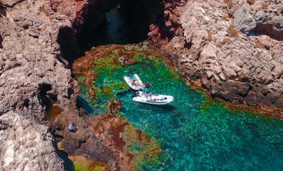 Exploration Privée en Bateau : Découverte des Grottes à Haouaria