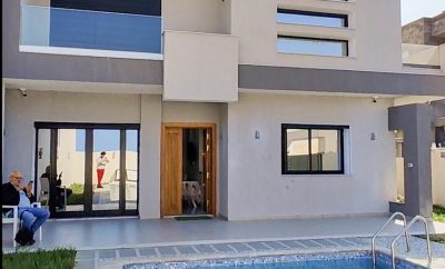 Villa avec 4 chambres et piscine privé