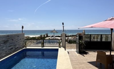 Villa avec piscine et pied dans l’eau á Kelibia