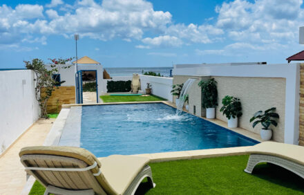 Villa avec piscine et pied dans l’eau Kelibia